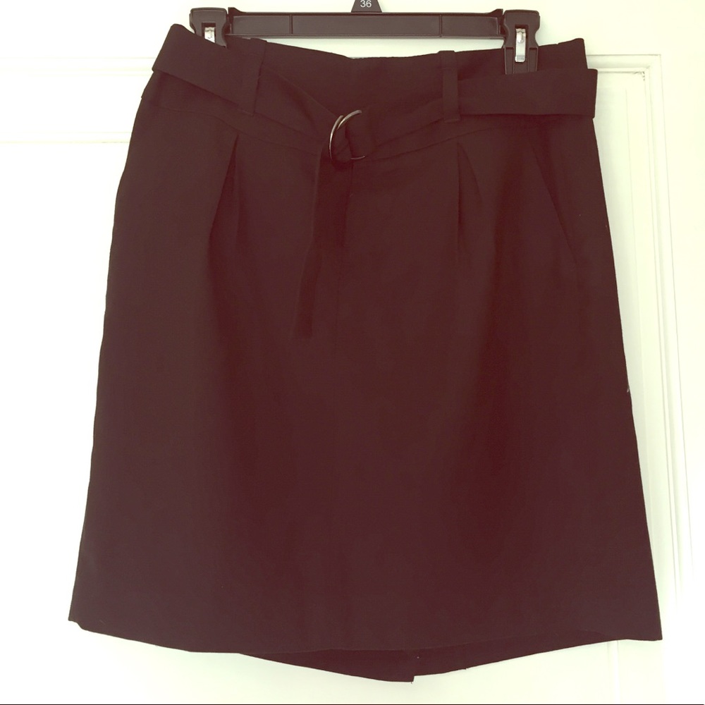 Banana Republic belted mini skirt